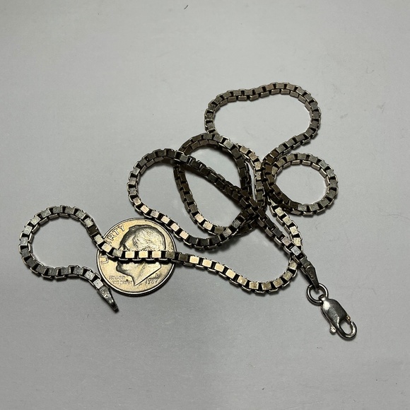 Heavy Sterling Silver Box Chain Necklace / Chain. 18 inches long - Picture 3 of 6